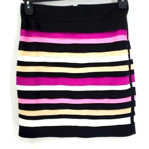 - White house black market‎ skirt, multiple colors. Size 0..zipper in back. - Picture 1 of 8